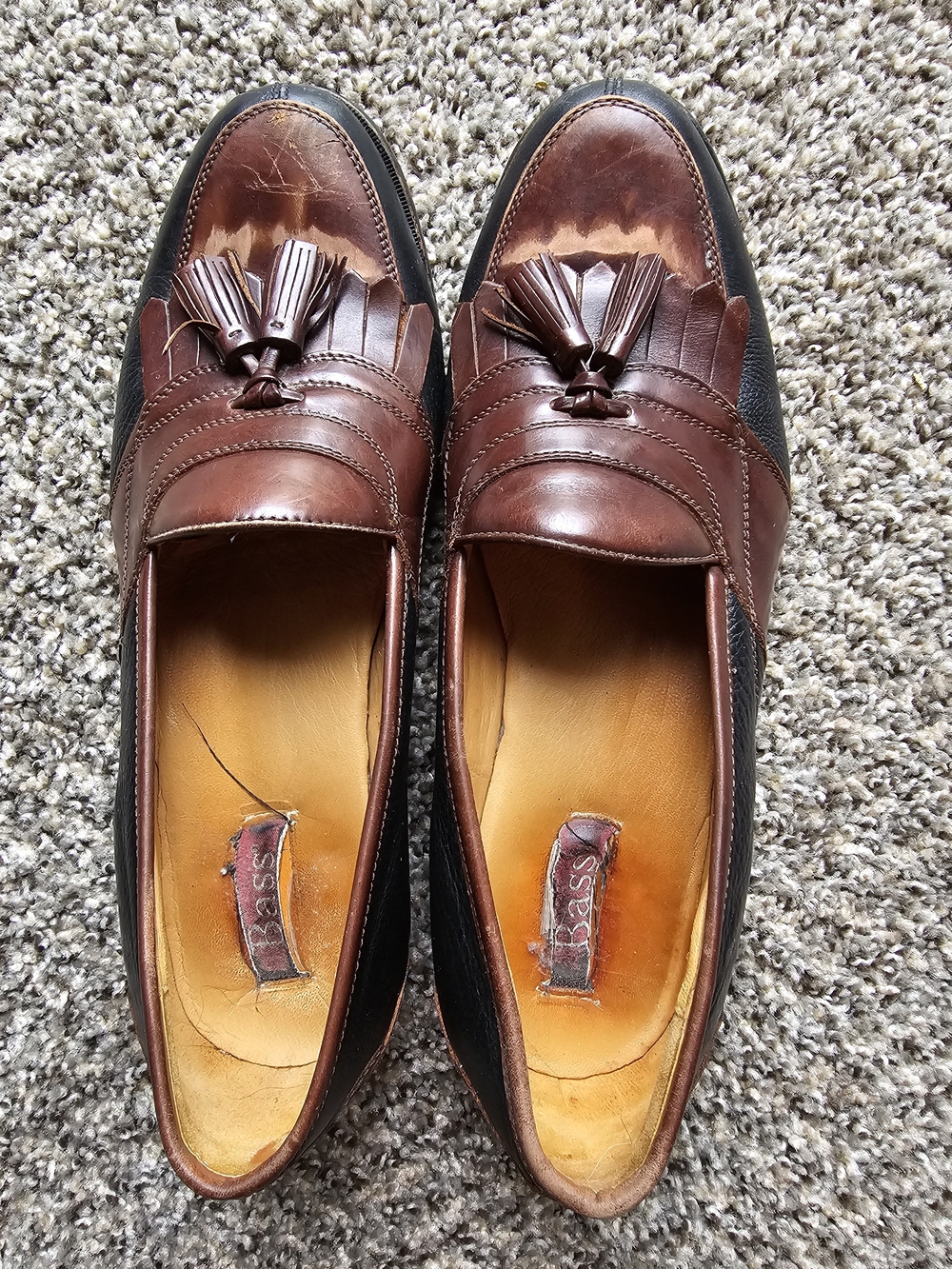 Bass Men's Brown Leather Tassel Loafers with Black Accents